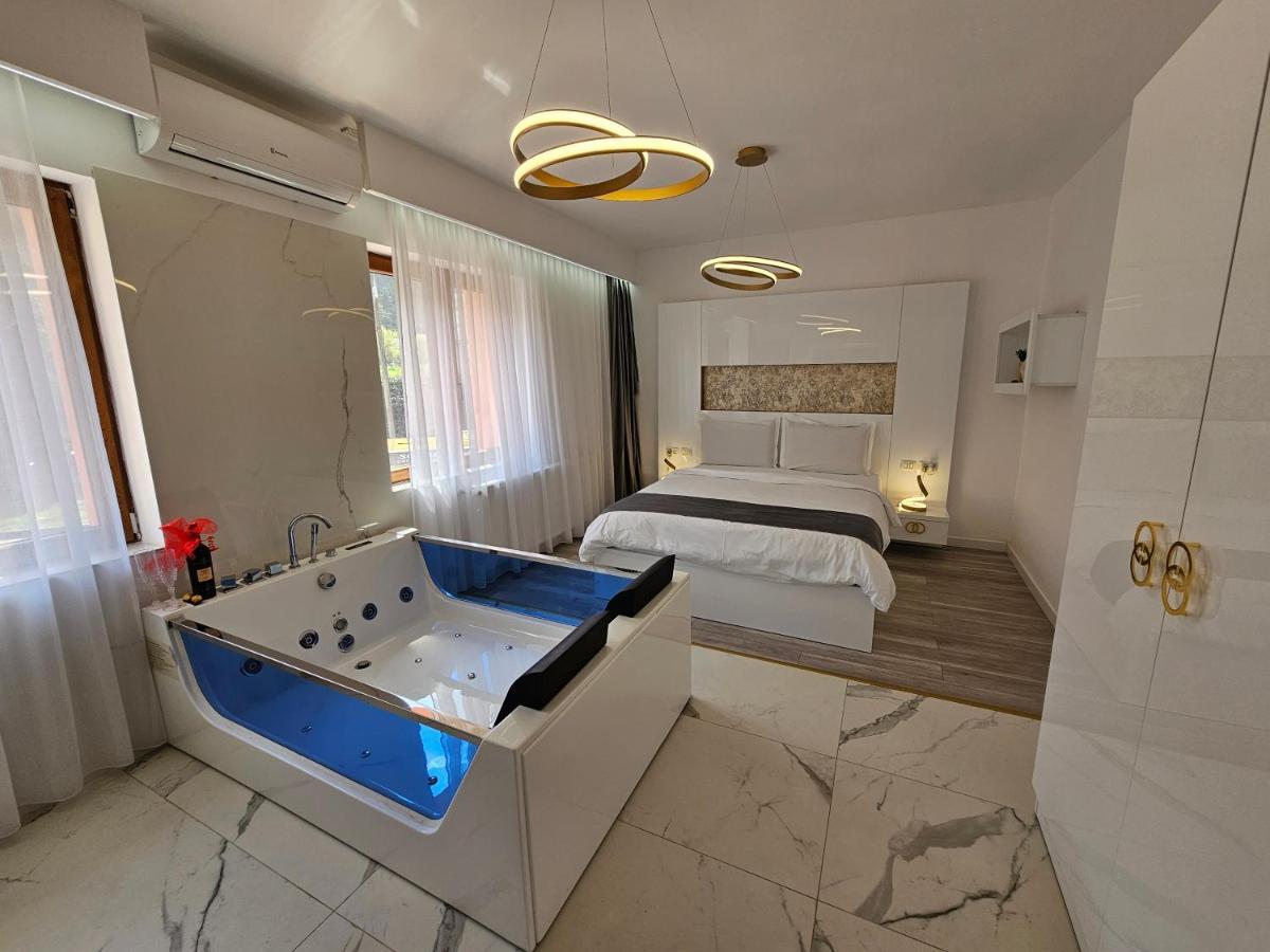 Bed and Breakfast Colt De Rai Resita Zewnętrze zdjęcie