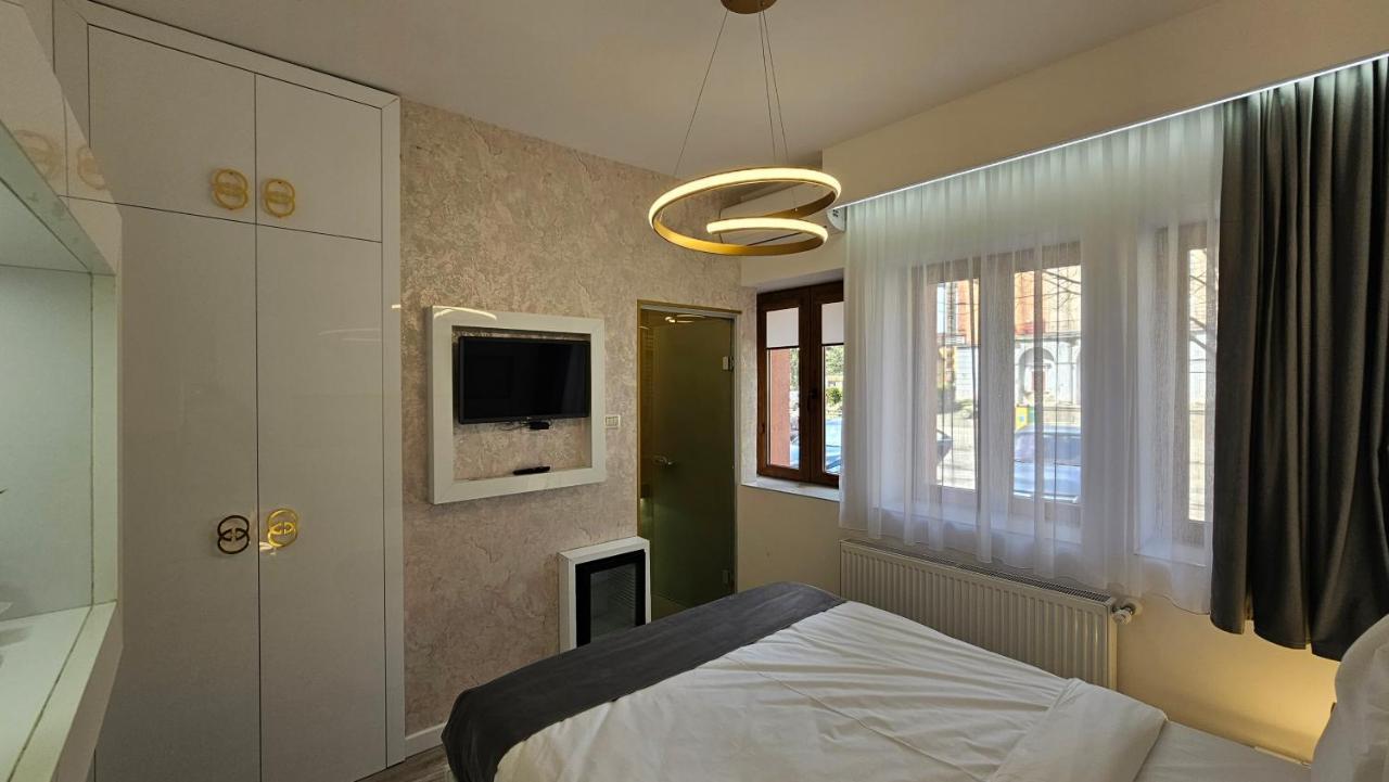 Bed and Breakfast Colt De Rai Resita Zewnętrze zdjęcie